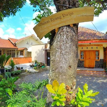 Ndalem Eyang Dwijo Hotell Yogyakarta Eksteriør bilde