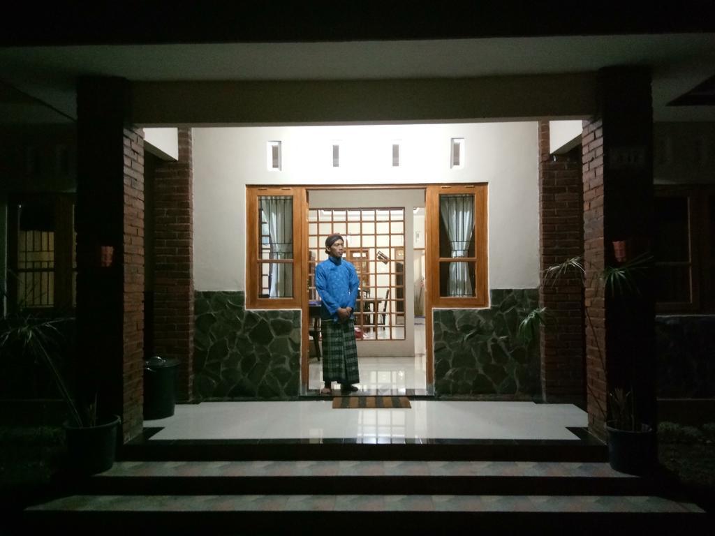 Ndalem Eyang Dwijo Hotell Yogyakarta Eksteriør bilde