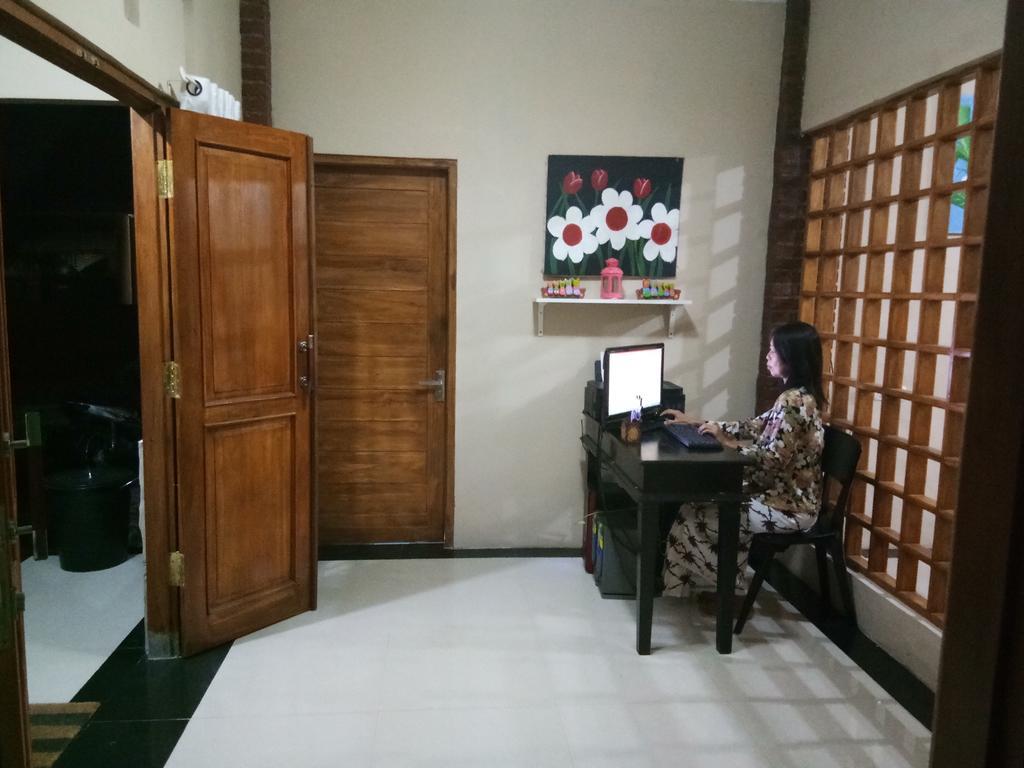 Ndalem Eyang Dwijo Hotell Yogyakarta Eksteriør bilde