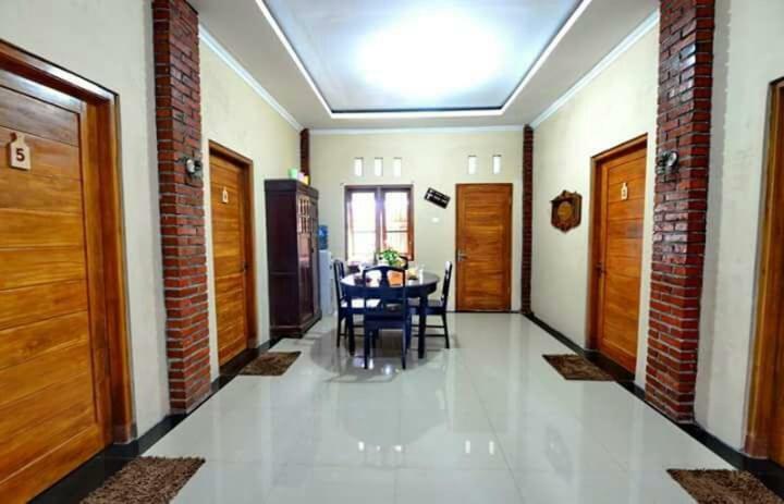 Ndalem Eyang Dwijo Hotell Yogyakarta Eksteriør bilde